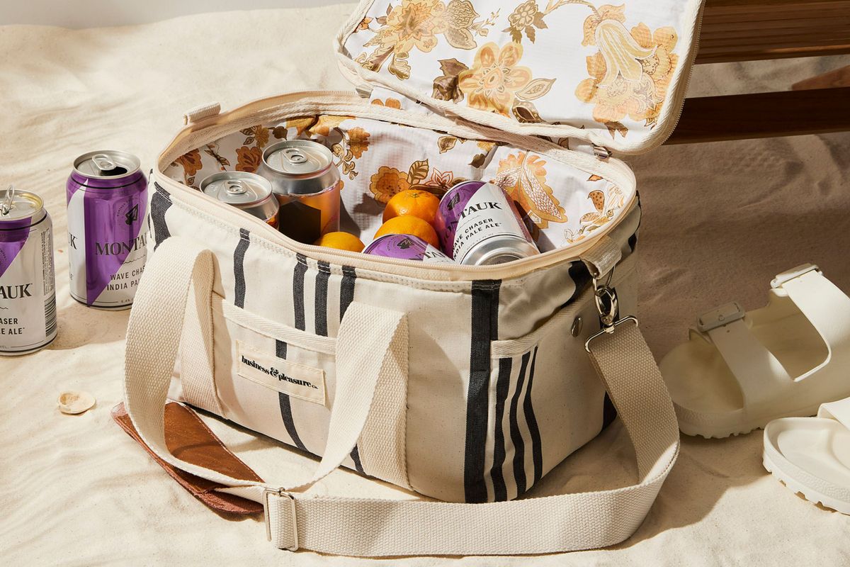 11 Summer time Cooler Necessities for Your Subsequent Weekend Getaway