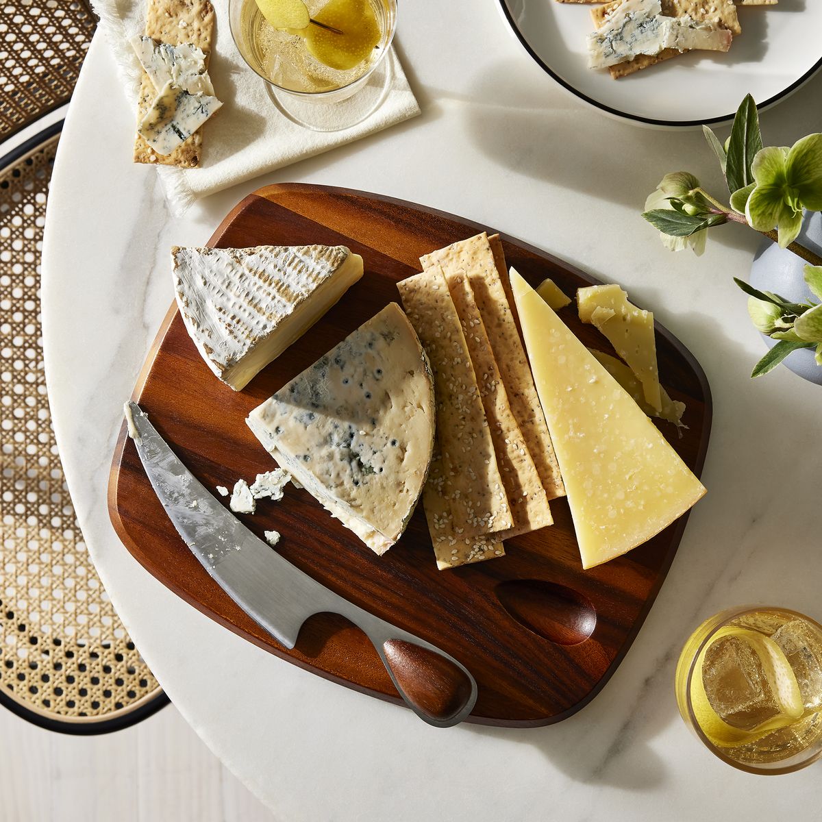 Savor the Final Few Weeks of the Season With These Summer time Necessities