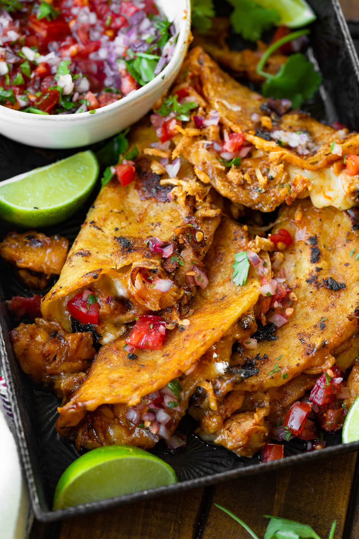 Hen Birria Taco Recipe (Straightforward and Scrumptious)